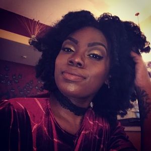 Meet your Posher, Iris